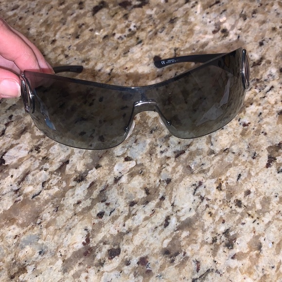 Gucci sunglasses worn once